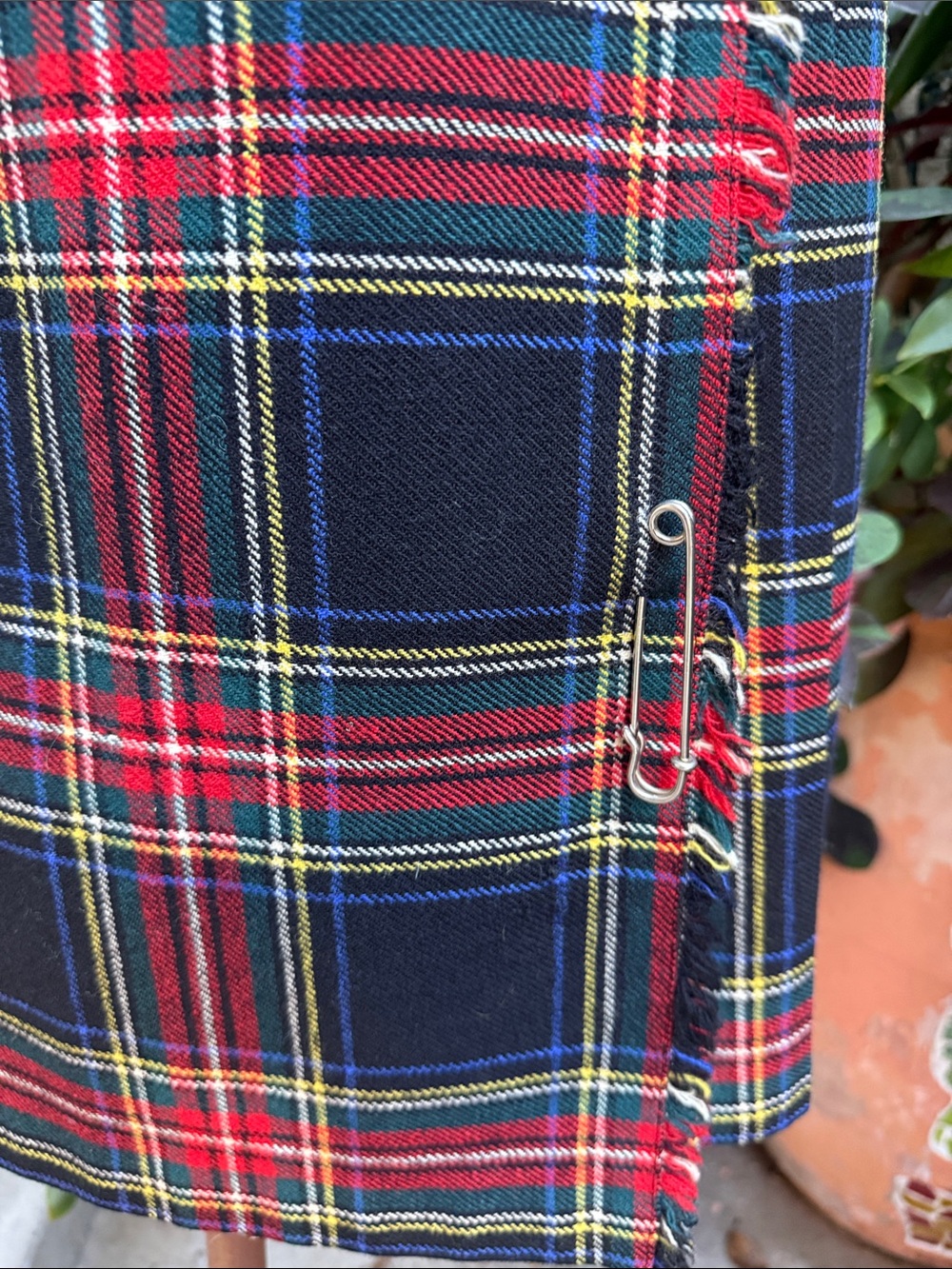 Vintage Classic Tartan Wool Wrap Skirt Pleated in the Back in Navy and Red Plaid - Picture 5 of 12